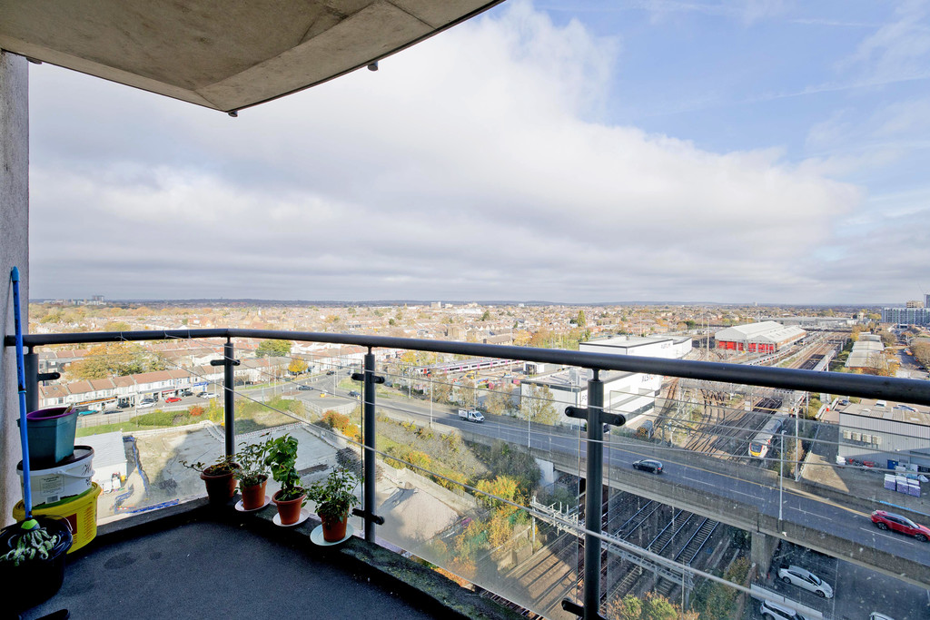 Centreway Apartments, IG1